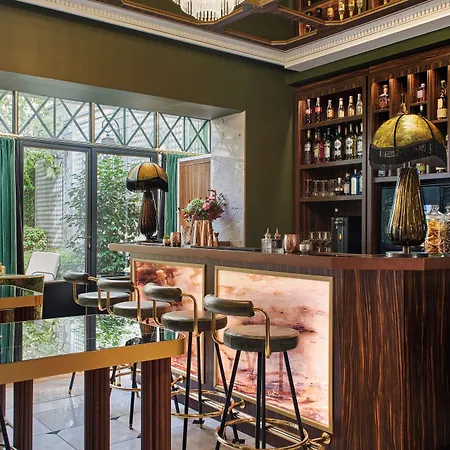 ホテル ロード バイロン パリ