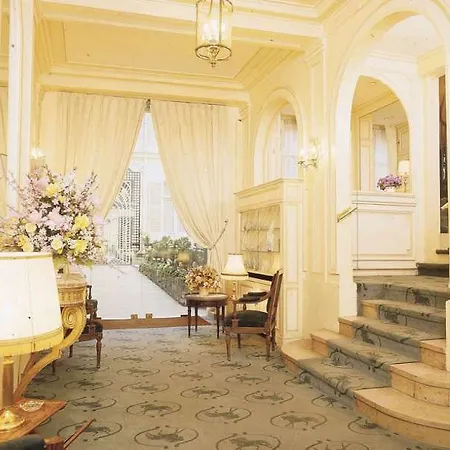 Lord Byron Otel 4*